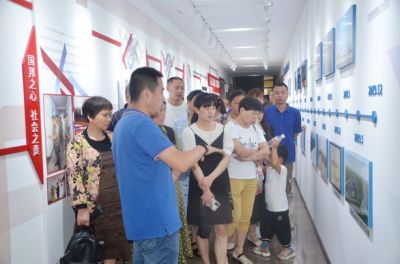 爱在豪利777官网——公司组织“敬职爱家”之优秀职工家属进企业旅行体验活动