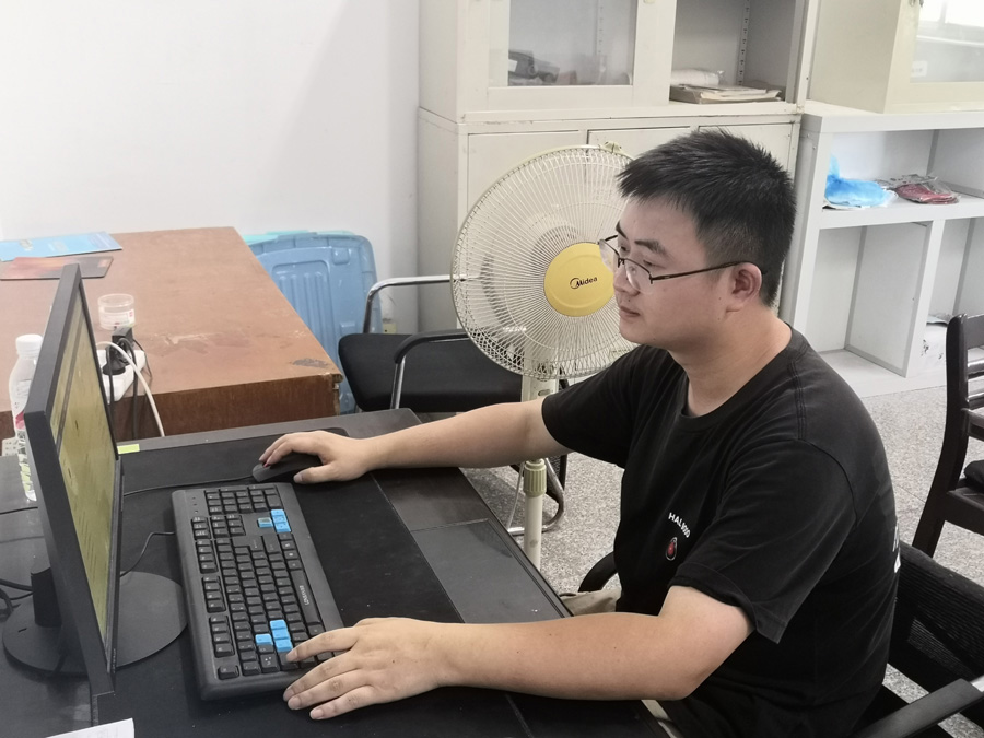 2022年度豪利777官网医药优秀科技奋斗者——雷智斌