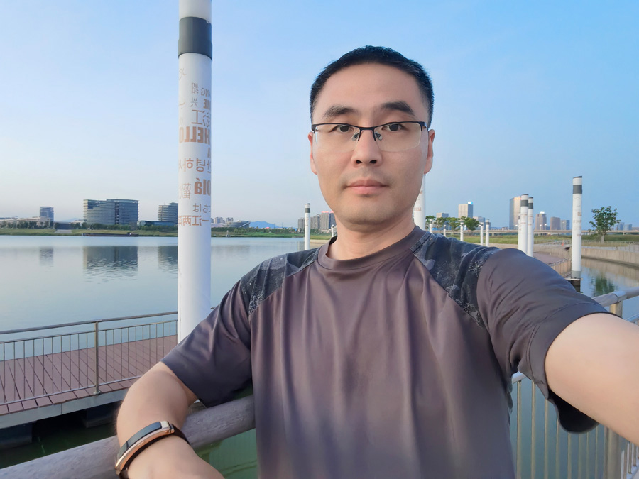 2022年度豪利777官网医药金鹰奋斗者——汤 旗